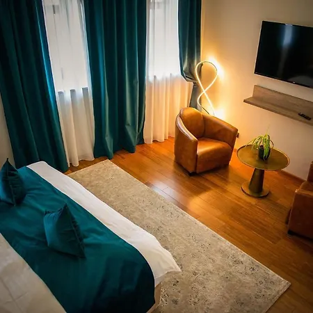 Casa Hrisicos Hotel 4*