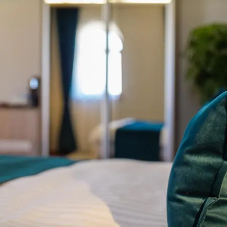 מלון Casa Hrisicos 4*